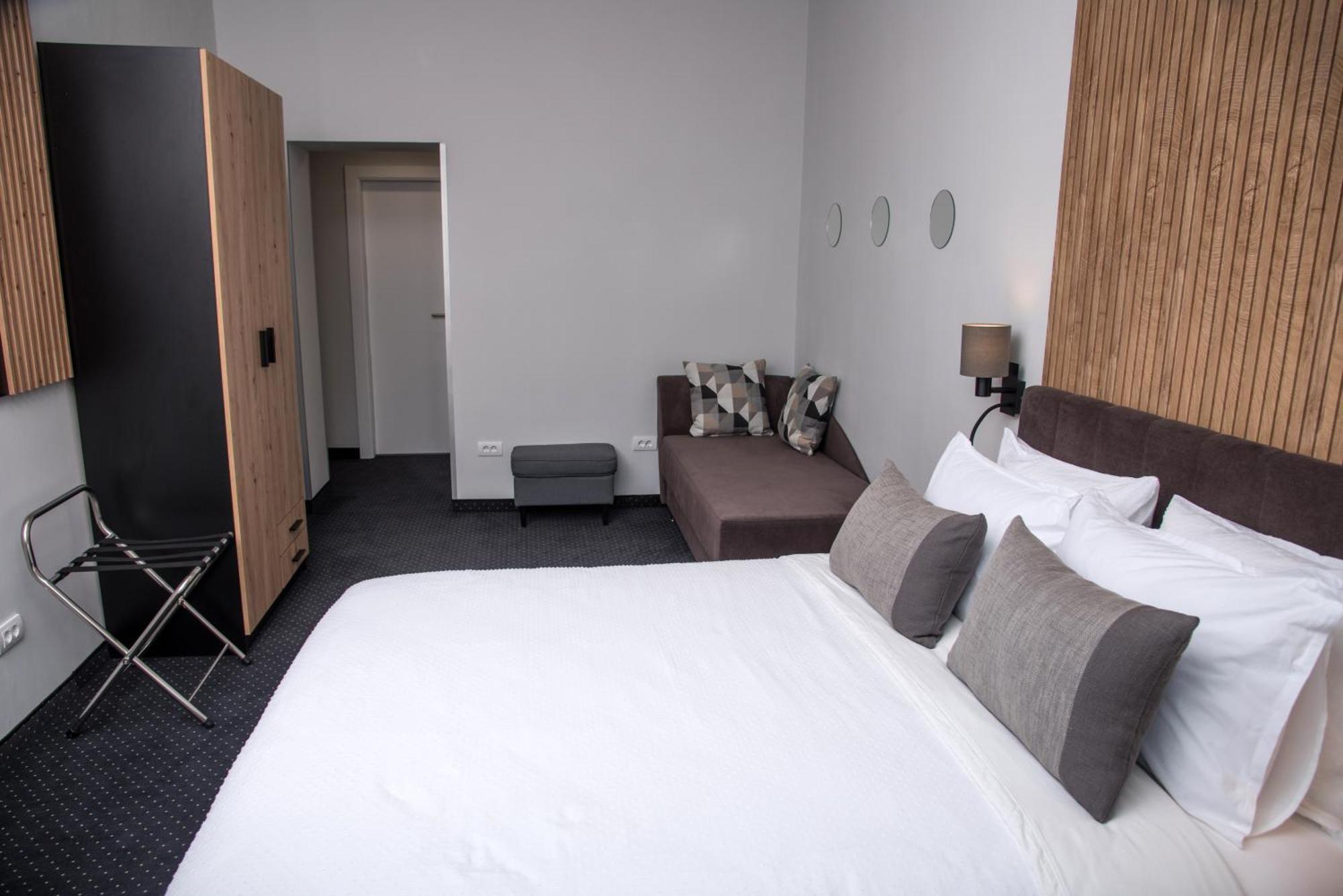 Republic Square Luxury Suites Белград Екстериор снимка
