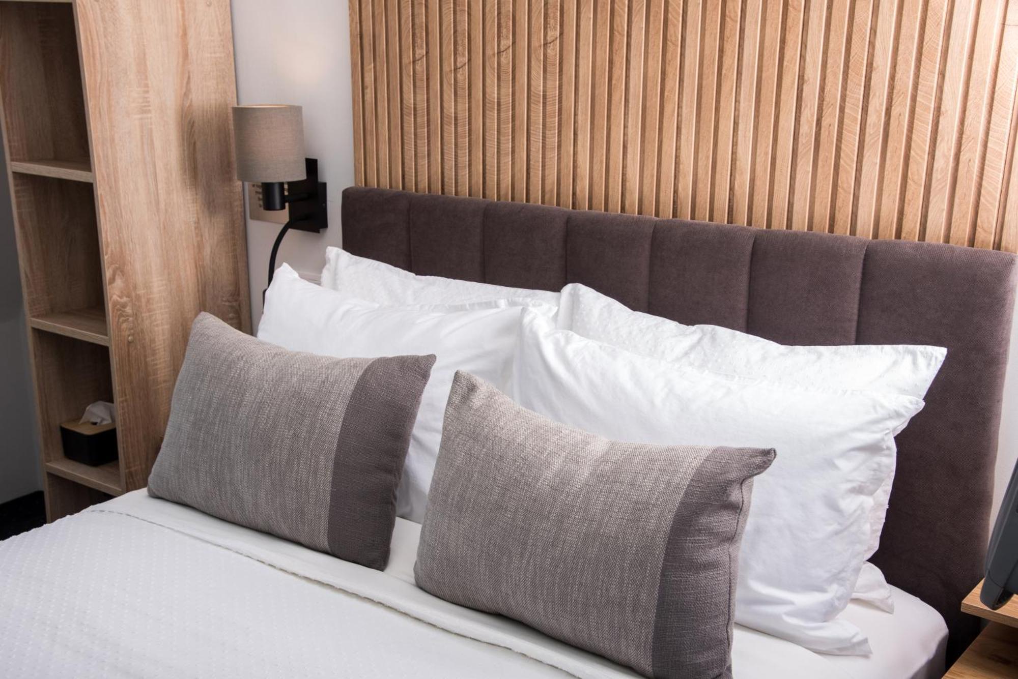 Republic Square Luxury Suites Белград Екстериор снимка