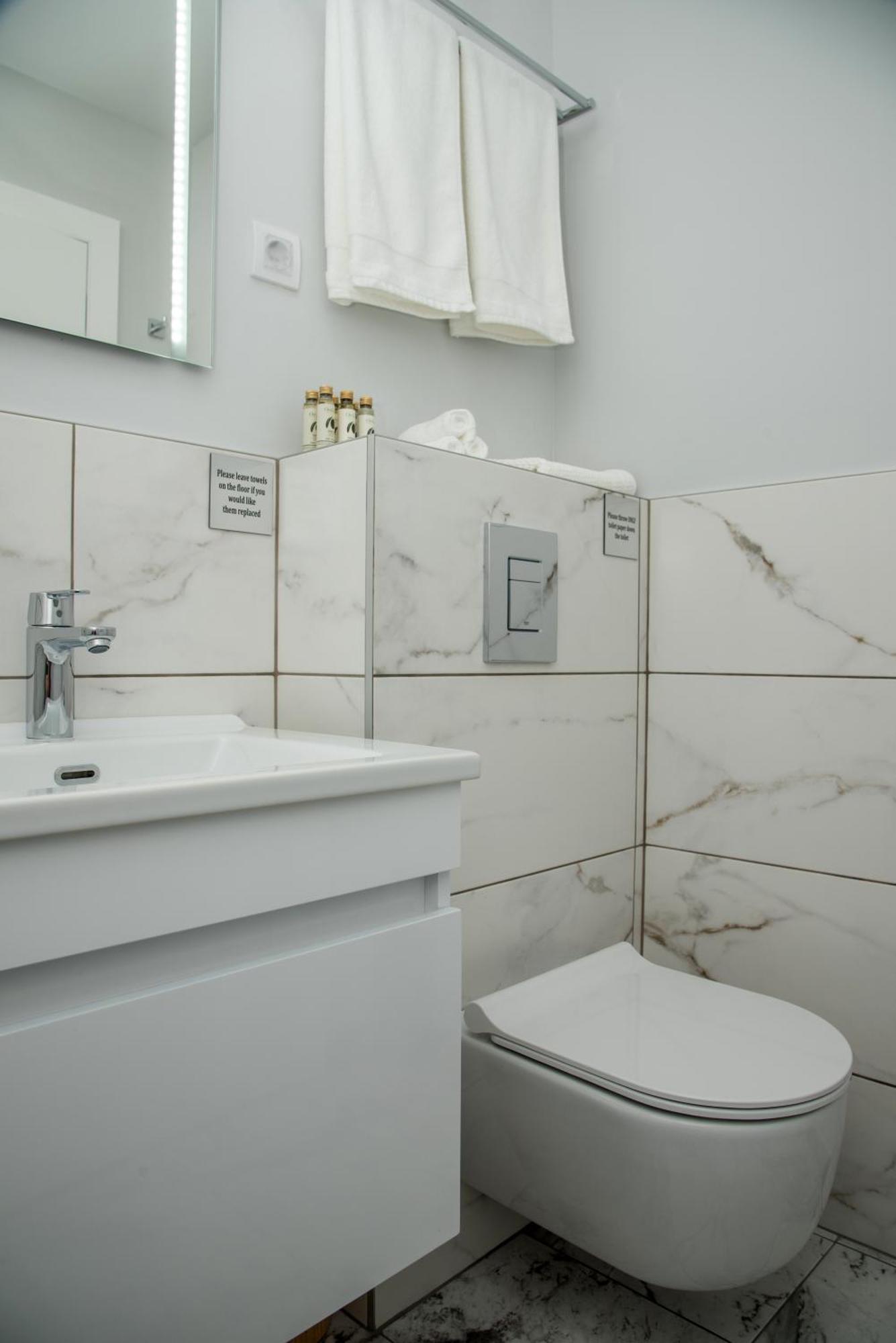 Republic Square Luxury Suites Белград Екстериор снимка