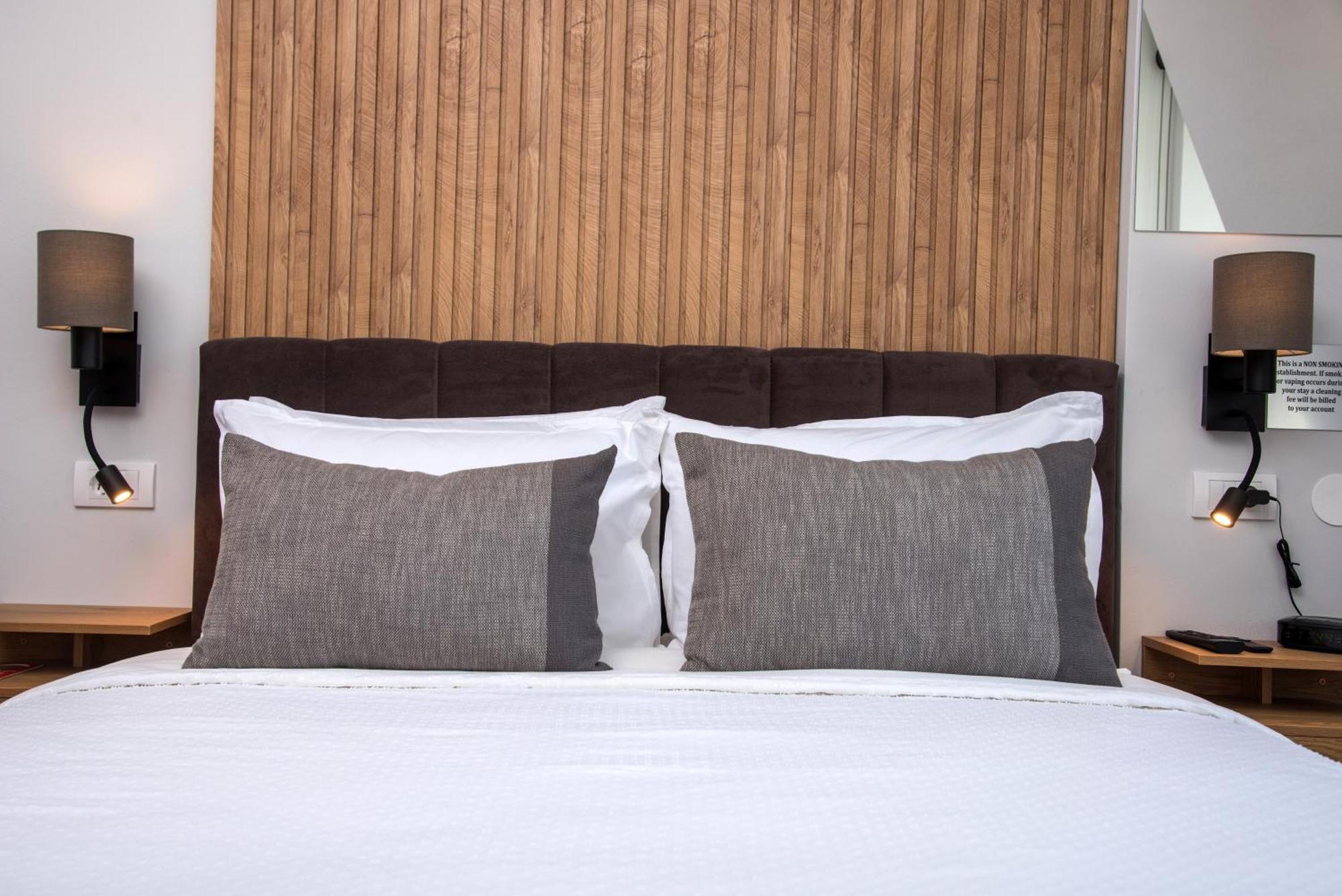 Republic Square Luxury Suites Белград Екстериор снимка